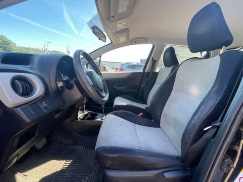 Used 2013 Toyota Yaris L FWD image 11
