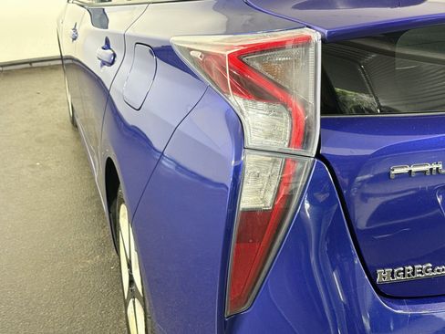 Used 2016 Toyota Prius Four Touring FWD image 36