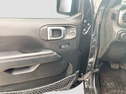 Used 2020 Jeep Wrangler Unlimited Sahara AWD/4WD image 18