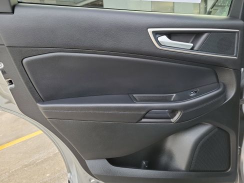 Used 2024 Ford Edge SEL w/ Convenience Package AWD/4WD image 11