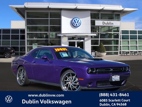 Used 2016 Dodge Challenger R/T image 1