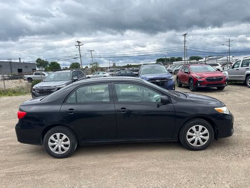 Used 2011 Toyota Corolla LE FWD image 9