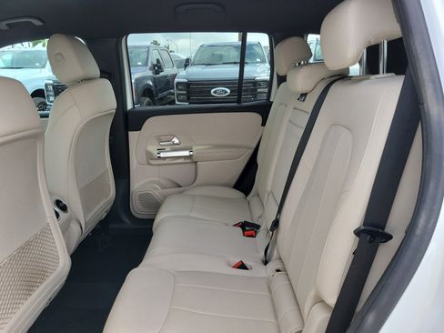 Used 2025 Mercedes-Benz GLB 250 image 11