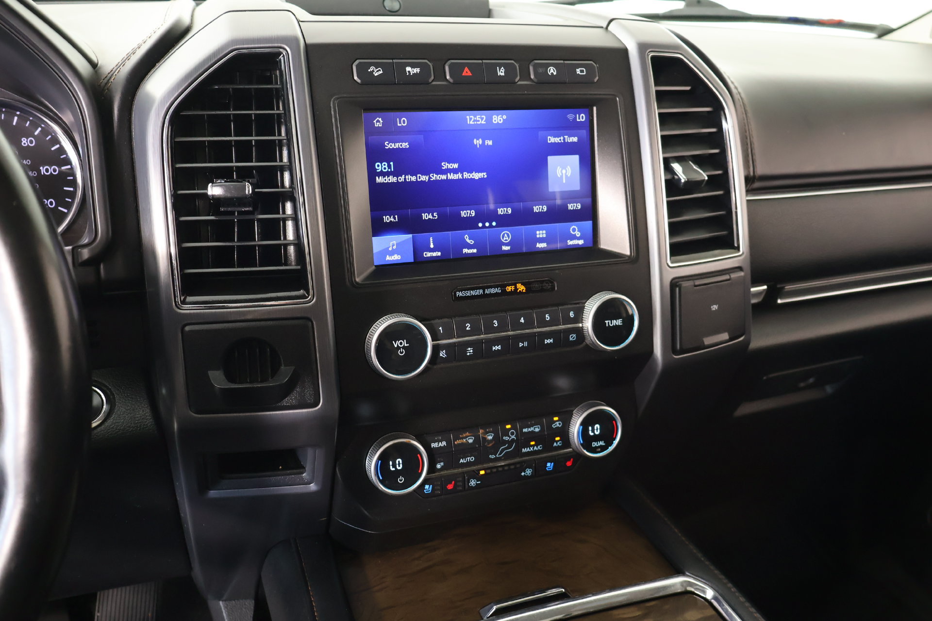 Used 2021 Ford Expedition Platinum AWD/4WD image 5