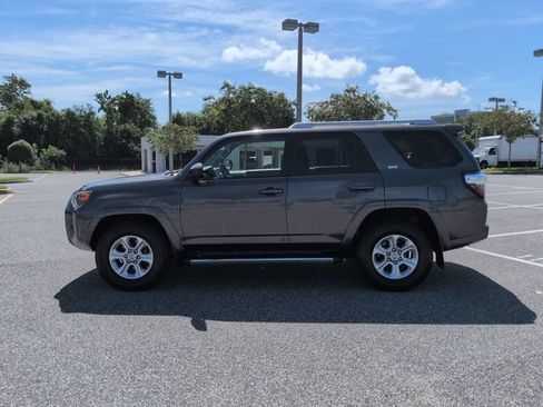 Used 2018 Toyota 4Runner SR5 RWD image 7