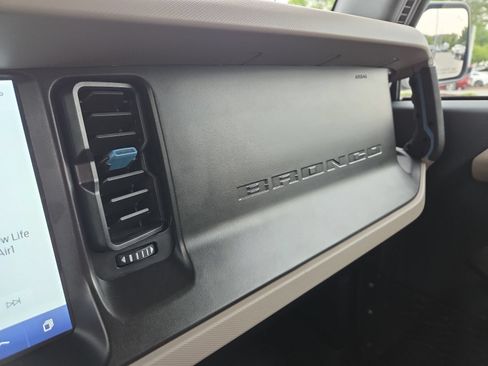 Used 2023 Ford Bronco Wildtrak AWD/4WD image 22