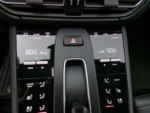 Used 2023 Porsche Macan image 23