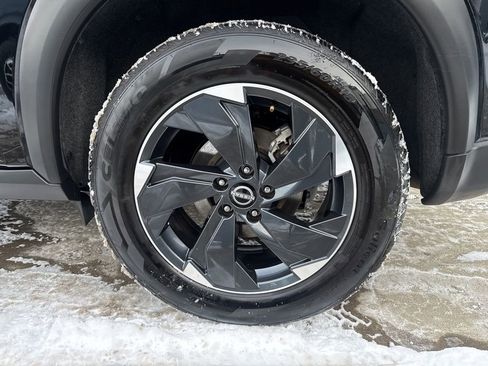 Used 2024 Nissan Rogue SV image 46