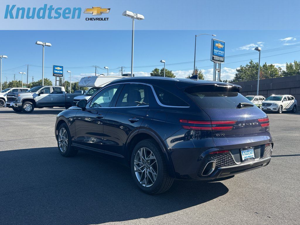Used 2025 Genesis GV70 2.5T AWD/4WD image 5