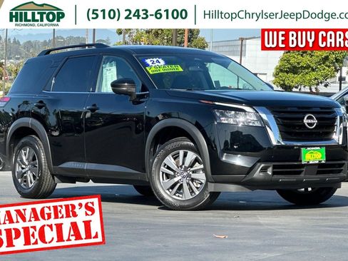 Used 2024 Nissan Pathfinder SV FWD image 1