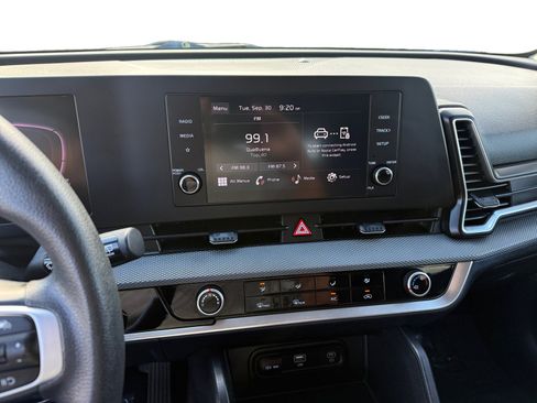 Used 2023 Kia Sportage LX image 12