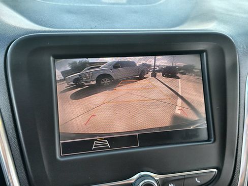 Used 2023 Chevrolet Equinox LT FWD image 17