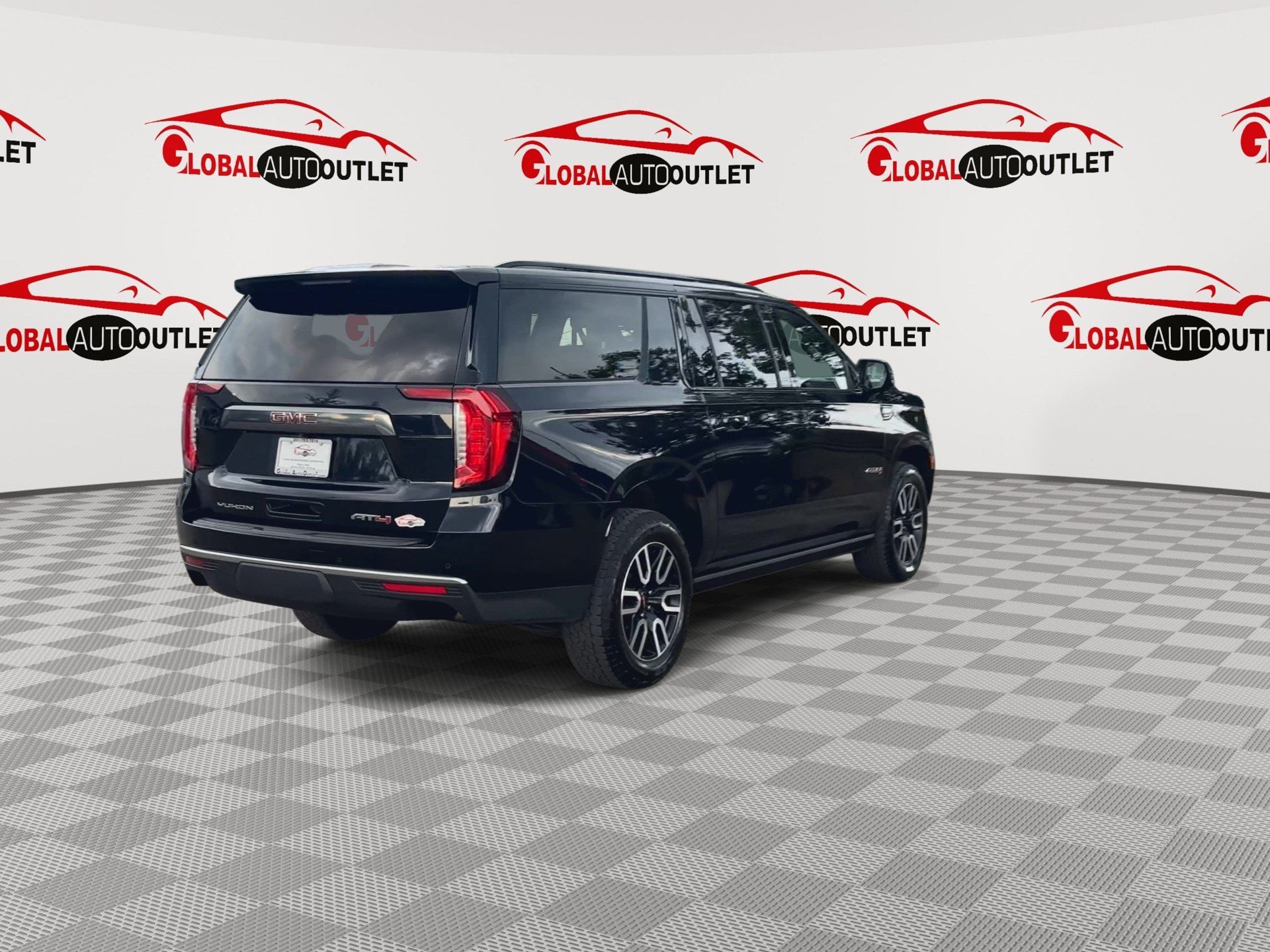Used 2021 GMC Yukon XL AT4 w/ AT4 Premium Package AWD/4WD image 8