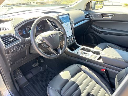 Certified 2024 Ford Edge SEL w/ Convenience Package AWD/4WD image 11