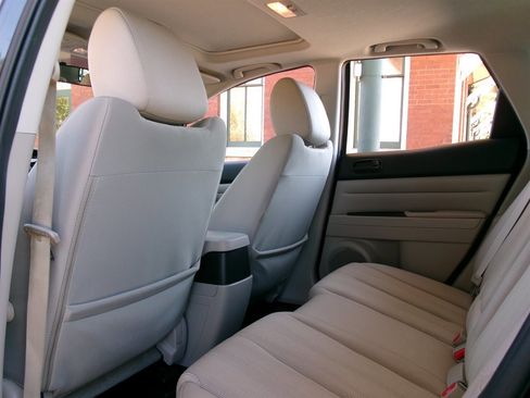 Used 2010 MAZDA CX-7 i Sport w/ Convenience Pkg image 29