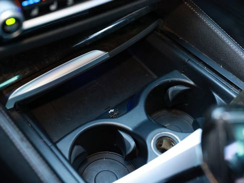 Used 2017 BMW 540i xDrive image 45