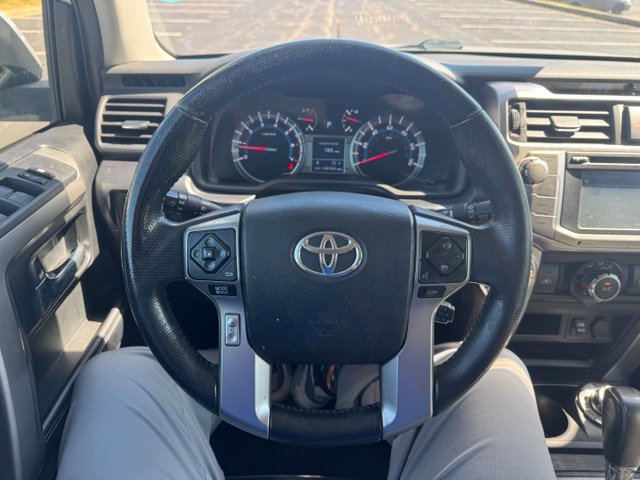 Used 2016 Toyota 4Runner SR5 AWD/4WD image 23