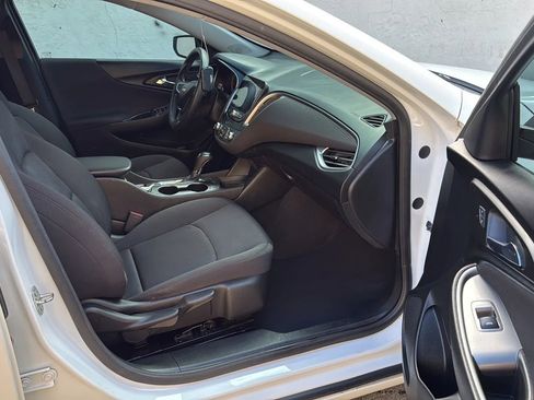 Used 2020 Chevrolet Malibu LS image 24