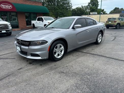 Used 2015 Dodge Charger SE w/ Popular Equipment Group RWD image 1