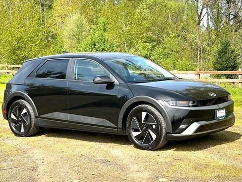 Certified 2025 Hyundai Ioniq 5 SE RWD image 1