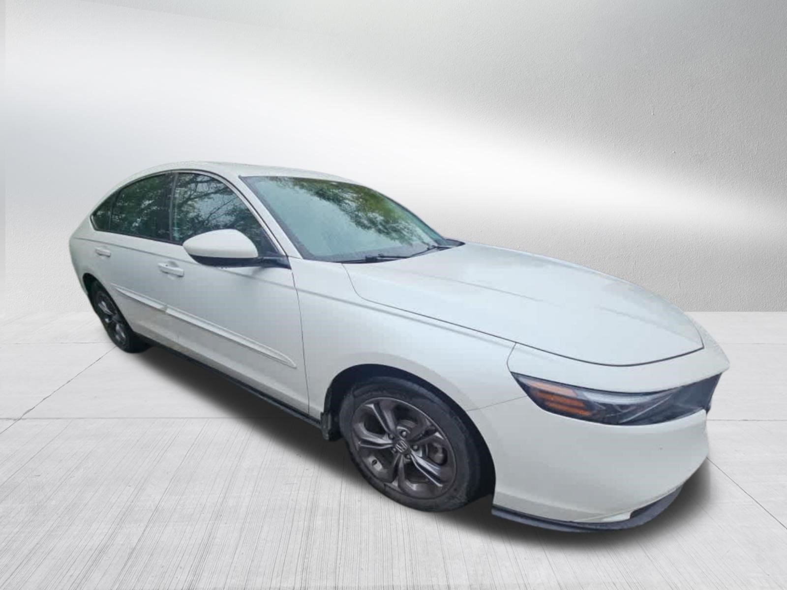 Used 2023 Honda Accord EX image 3