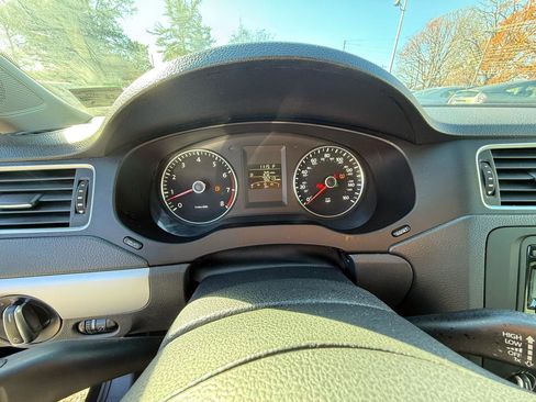Used 2014 Volkswagen Jetta SE image 16