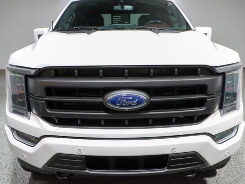 Used 2022 Ford F150 Lariat w/ Equipment Group 502A High AWD/4WD image 4