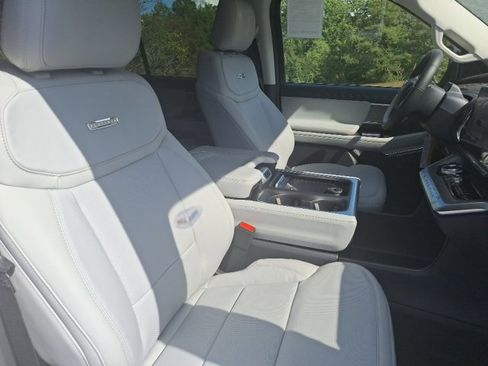 New 2025 Ford Expedition Platinum w/ Driver's Package image 33