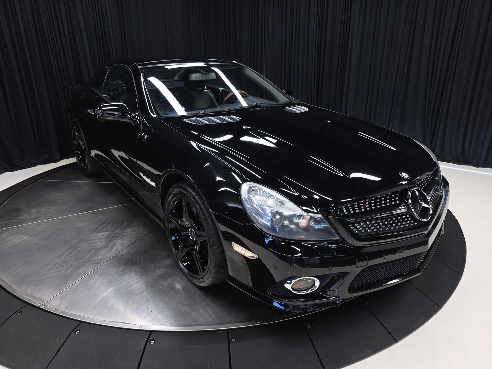 Used 2011 Mercedes-Benz SL 550 image 46