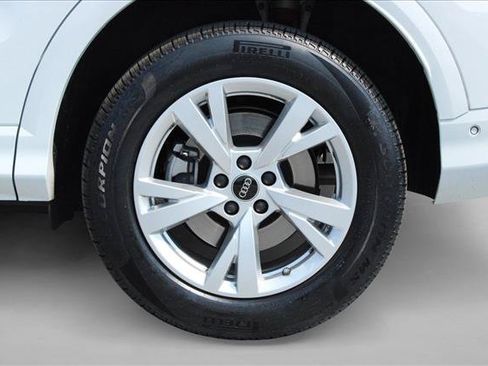 Used 2025 Audi Q5 Premium w/ Convenience Package AWD/4WD image 12