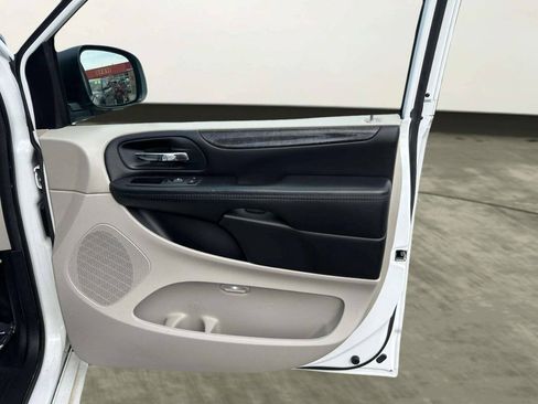 Used 2017 Dodge Grand Caravan SE w/ Power Window Group FWD image 23