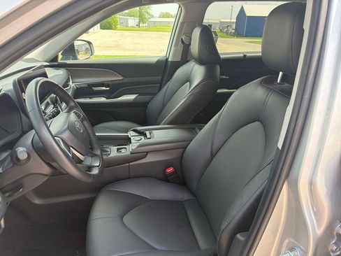 Used 2025 Toyota Grand Highlander FWD image 10