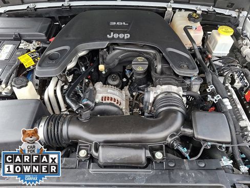 Used 2021 Jeep Gladiator Mojave AWD/4WD image 28