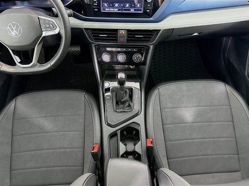 Used 2023 Volkswagen Taos SE w/ Panoramic Sunroof Package FWD image 16