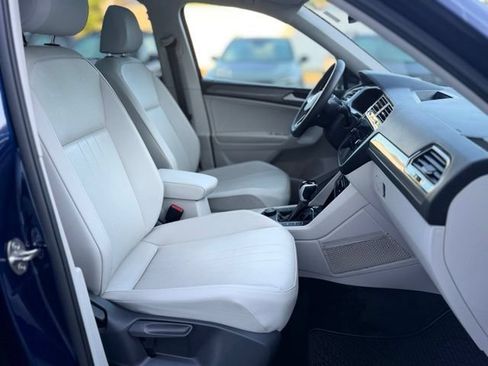 Used 2024 Volkswagen Tiguan SE AWD/4WD image 24