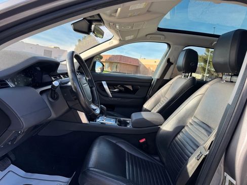 Used 2020 Land Rover Discovery Sport SE image 12