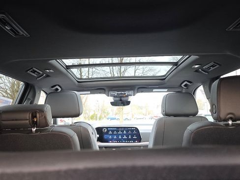 Certified 2026 Chevrolet Suburban High Country image 28