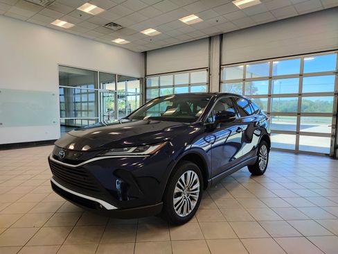 Used 2024 Toyota Venza Limited AWD/4WD image 7