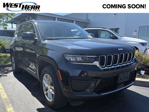 Used 2023 Jeep Grand Cherokee Laredo AWD/4WD image 1