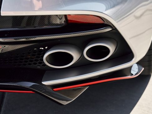 Used 2023 Aston Martin DBS Volante image 17