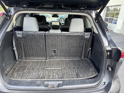 Used 2023 Toyota Highlander Limited AWD/4WD image 5