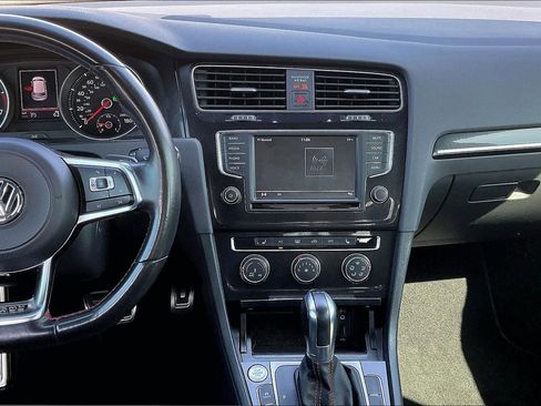 Used 2017 Volkswagen GTI Sport image 9
