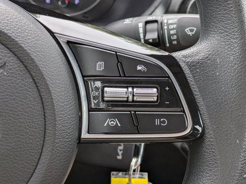 Certified 2023 Kia Forte LXS FWD image 17