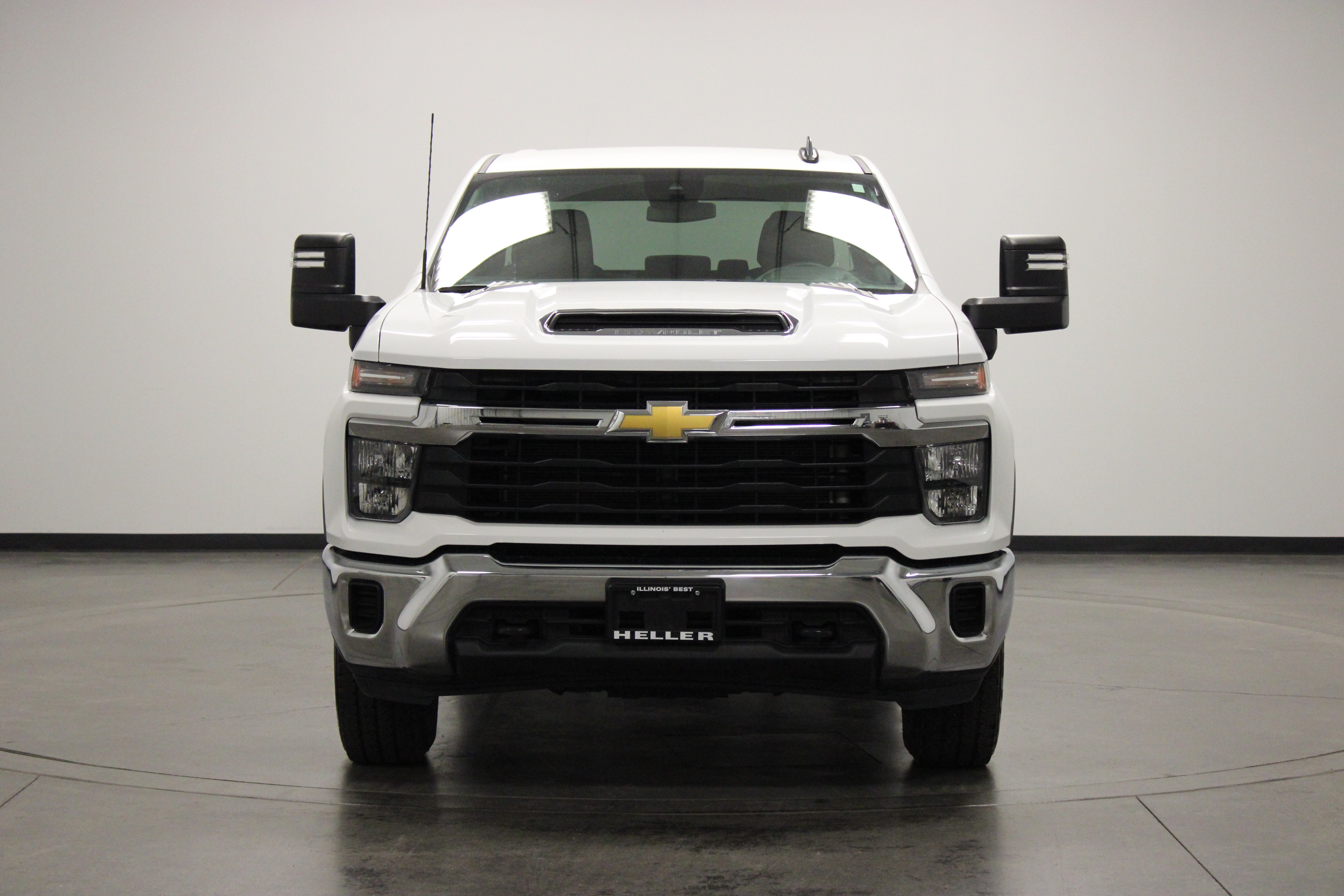 Used 2026 Chevrolet Silverado 2500 LT AWD/4WD image 3