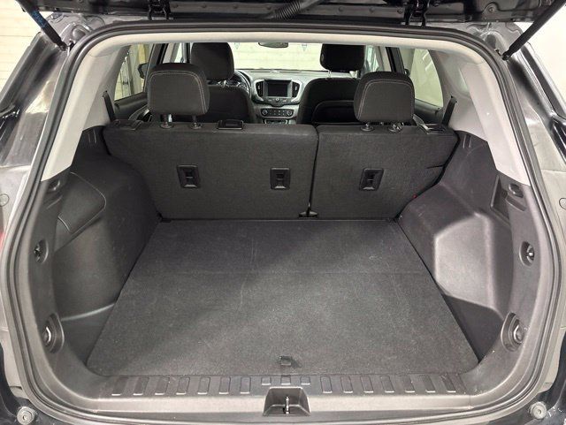 Used 2024 GMC Terrain SLE FWD image 16