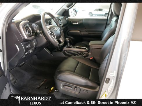 Used 2021 Toyota Tacoma TRD Off-Road w/ TRD Premium Off Road Package AWD/4WD image 4