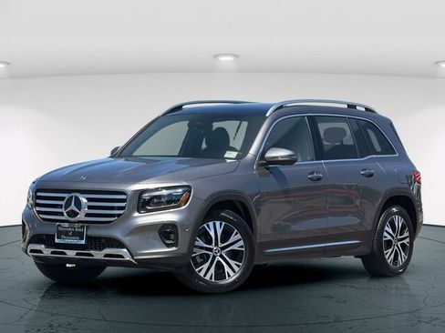 Used 2026 Mercedes-Benz GLB 250 image 2
