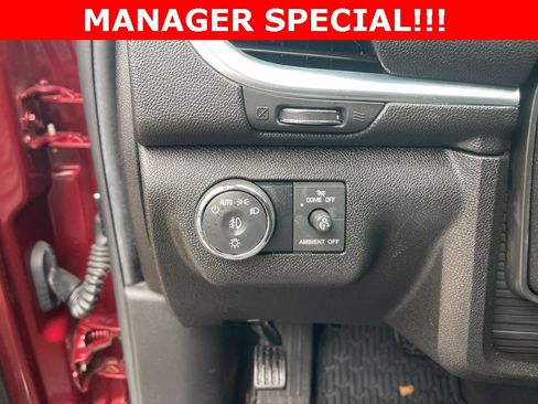 Used 2017 Chevrolet Traverse LT image 15