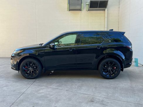 Used 2025 Land Rover Discovery Sport Dynamic SE image 5