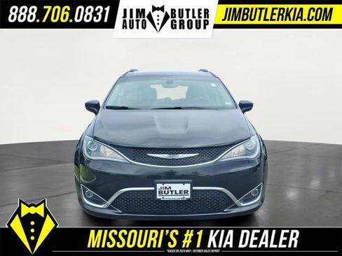 Used 2020 Chrysler Pacifica Touring-L Plus FWD image 28
